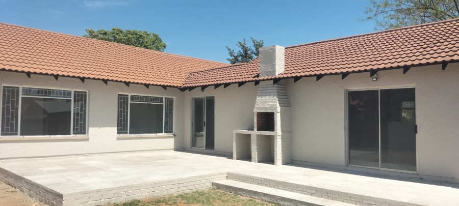 4 Bedroom Property for Sale in Fichardt Park Free State